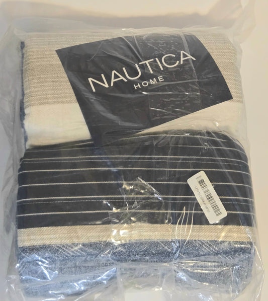 Nautical Queen Quilt Set – Reversible Coastal Bedding in Navy and White