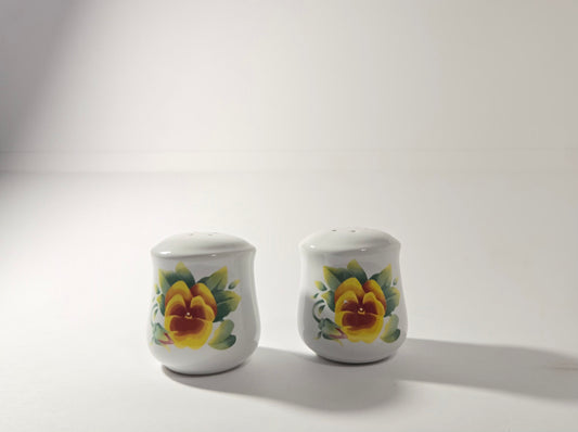 Summer Blush Pepper Shaker by Corelle/Corning (Yellow Pansy)